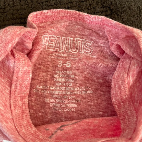 NWT🔖Peanuts Snoopy Peanuts Free Hugs Baby Bodysuit Heather Red Sz 3-6M - Picture 3 of 3